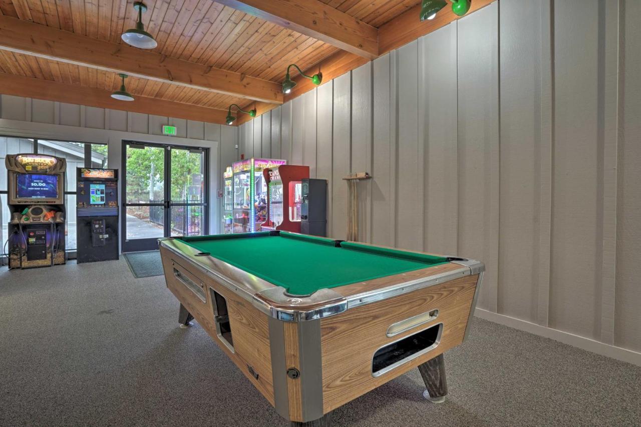 Chalet At Running Y Resort With Wraparound Deck! Klamath Falls Exterior foto